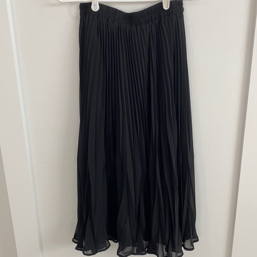 Black flowy skirt